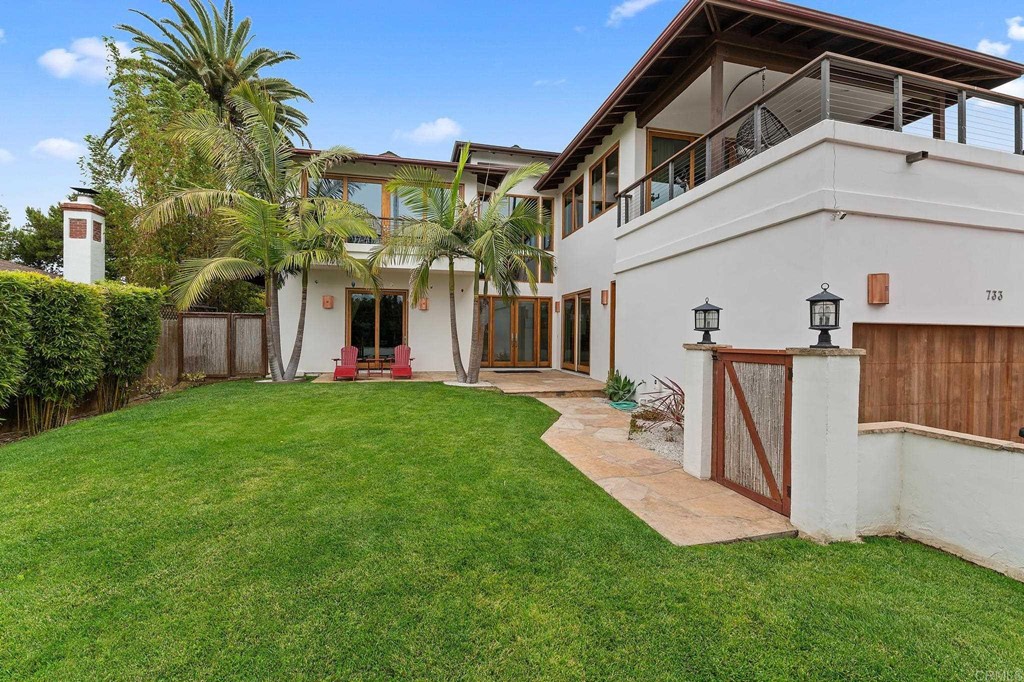 733 Stratford Drive Encinitas, CA 92024 - Photo 3 of 35