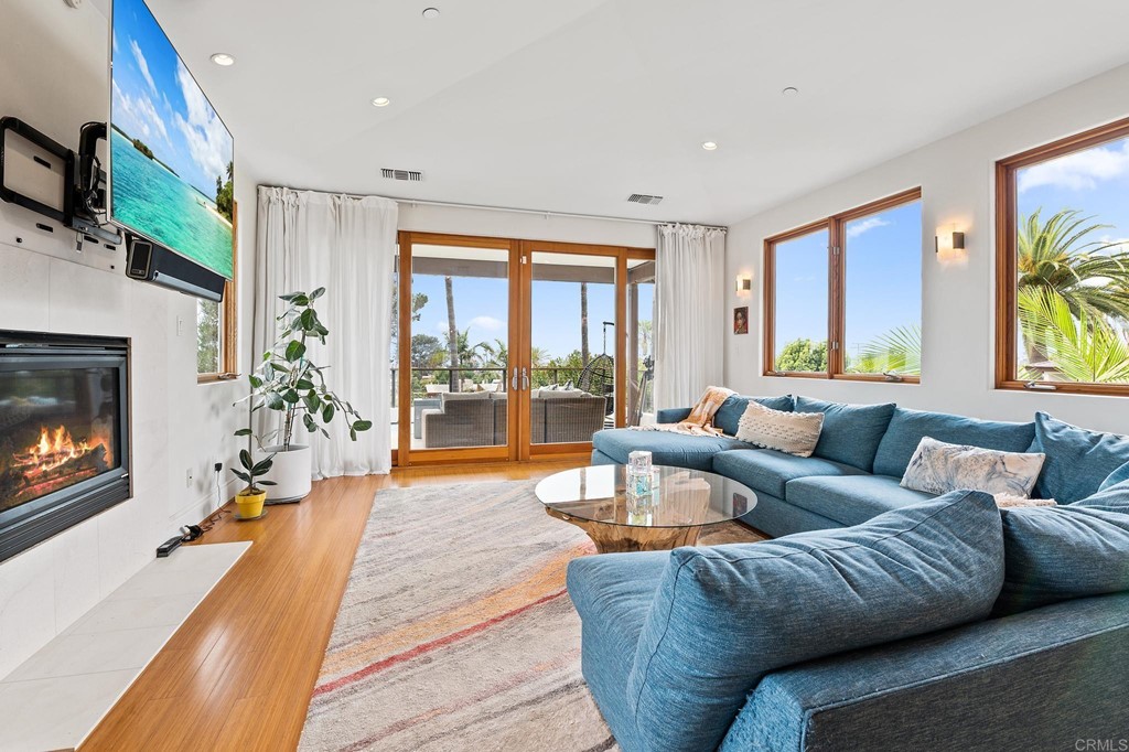 733 Stratford Drive Encinitas, CA 92024 - Photo 9 of 35