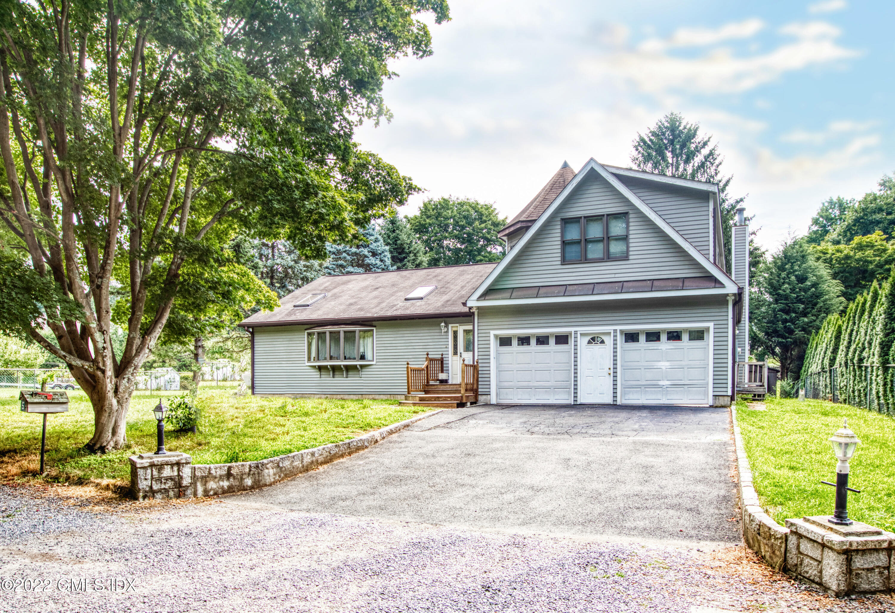 5 Sweet Briar Lane, Cos Cob, CT 06807 Compass