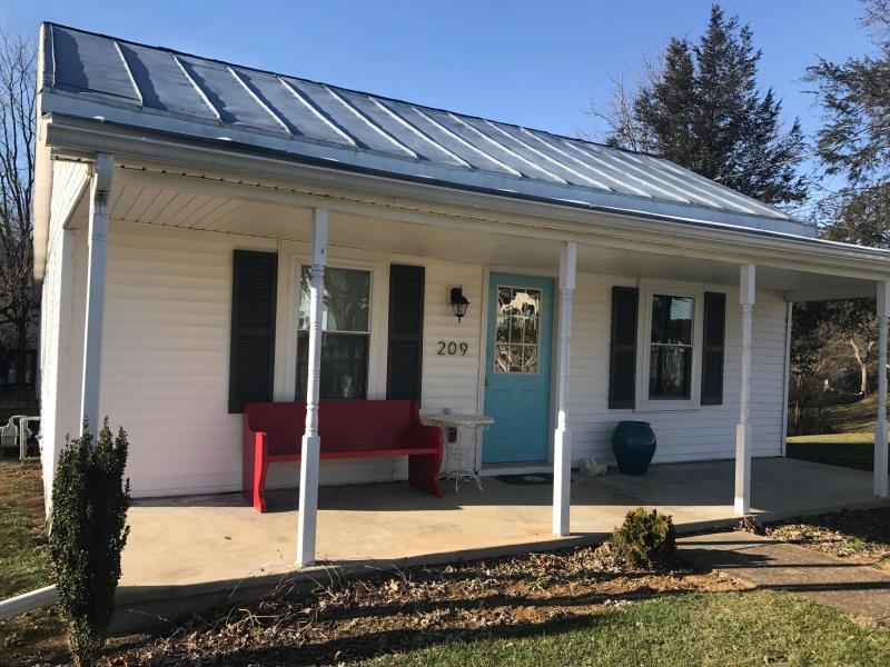 209 Alum Springs Road Lexington, VA 24450 - Photo 1 of 22 front