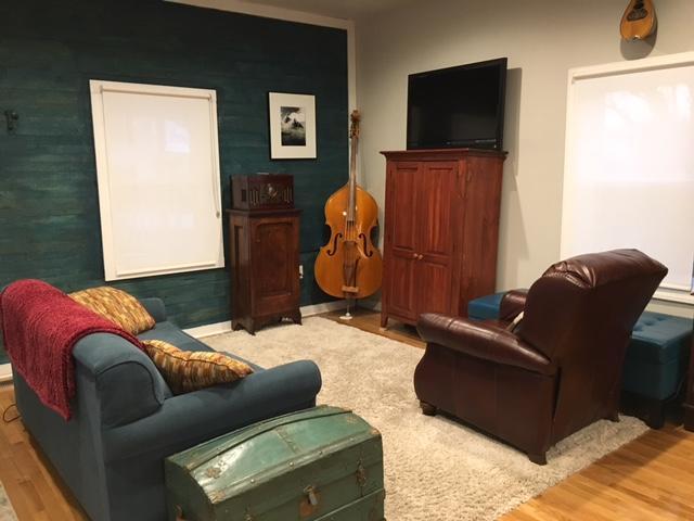 209 Alum Springs Road Lexington, VA 24450 - Photo 10 of 22 liv room