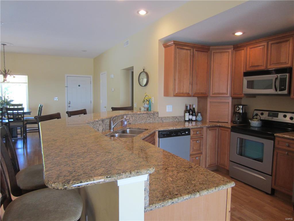 401 Timber Ridge Drive, Unit 27 Grafton, IL 62037 - Photo 14 of 41