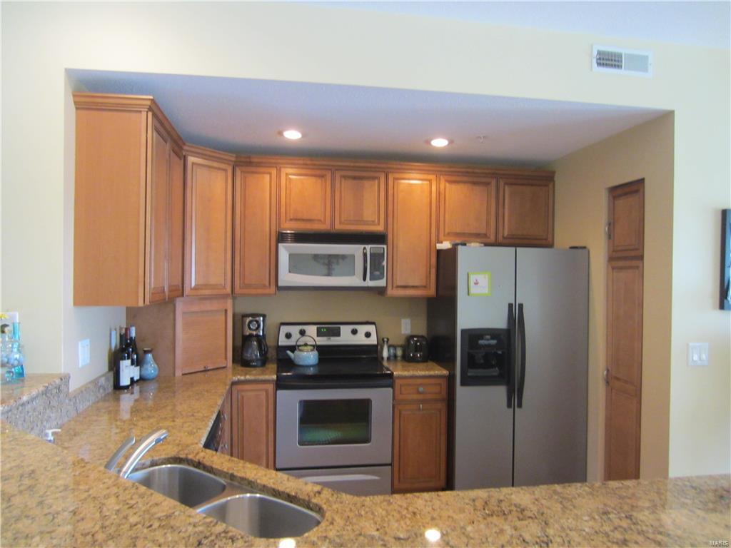 401 Timber Ridge Drive, Unit 27 Grafton, IL 62037 - Photo 16 of 41