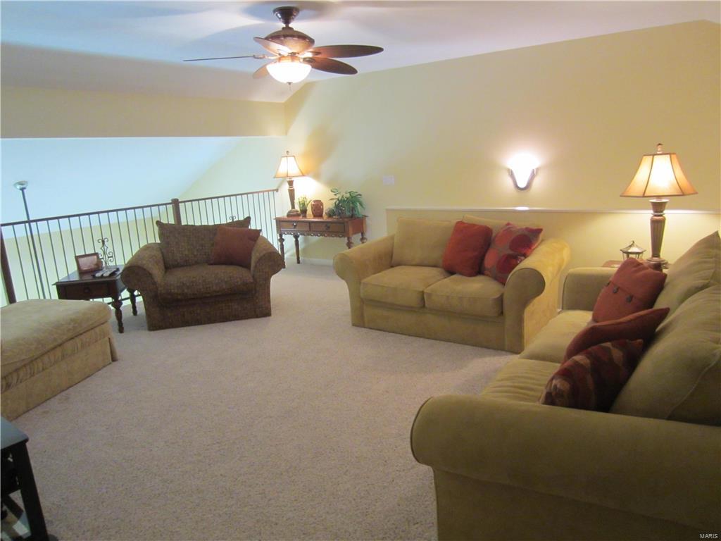 401 Timber Ridge Drive, Unit 27 Grafton, IL 62037 - Photo 17 of 41