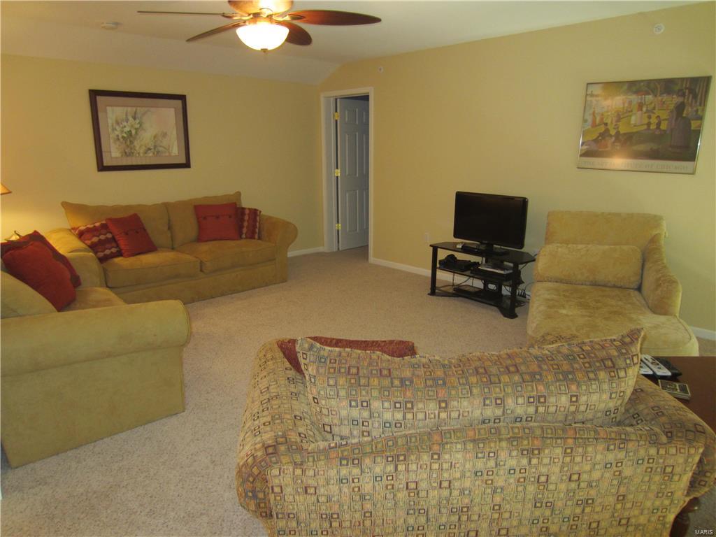401 Timber Ridge Drive, Unit 27 Grafton, IL 62037 - Photo 18 of 41