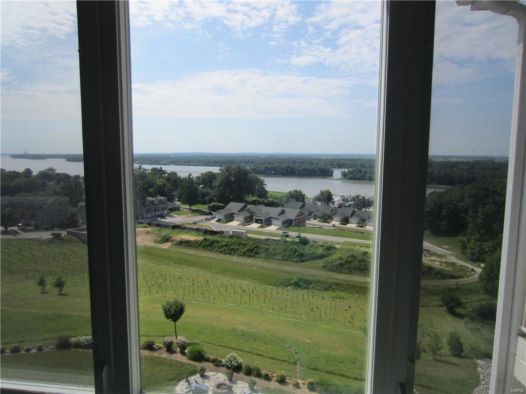401 Timber Ridge Drive, Unit 27 Grafton, IL 62037 - Photo 22 of 41
