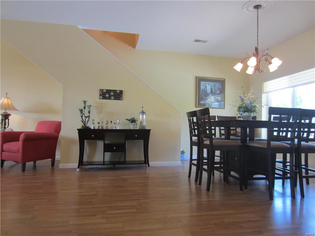 401 Timber Ridge Drive, Unit 27 Grafton, IL 62037 - Photo 4 of 41