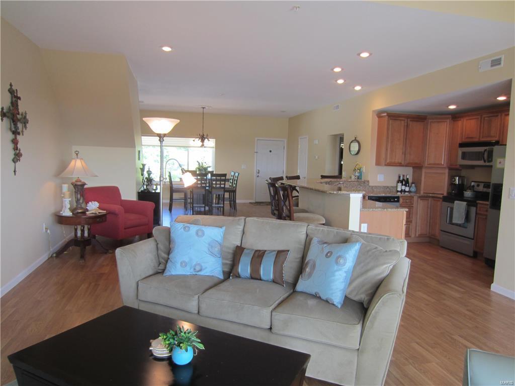 401 Timber Ridge Drive, Unit 27 Grafton, IL 62037 - Photo 5 of 41