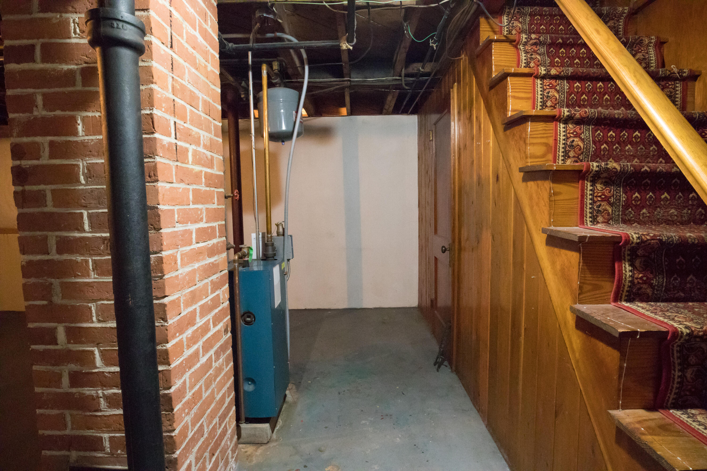 97 Androscoggin Avenue Lewiston, ME 04240 - Photo 18 of 27 IMG_1568