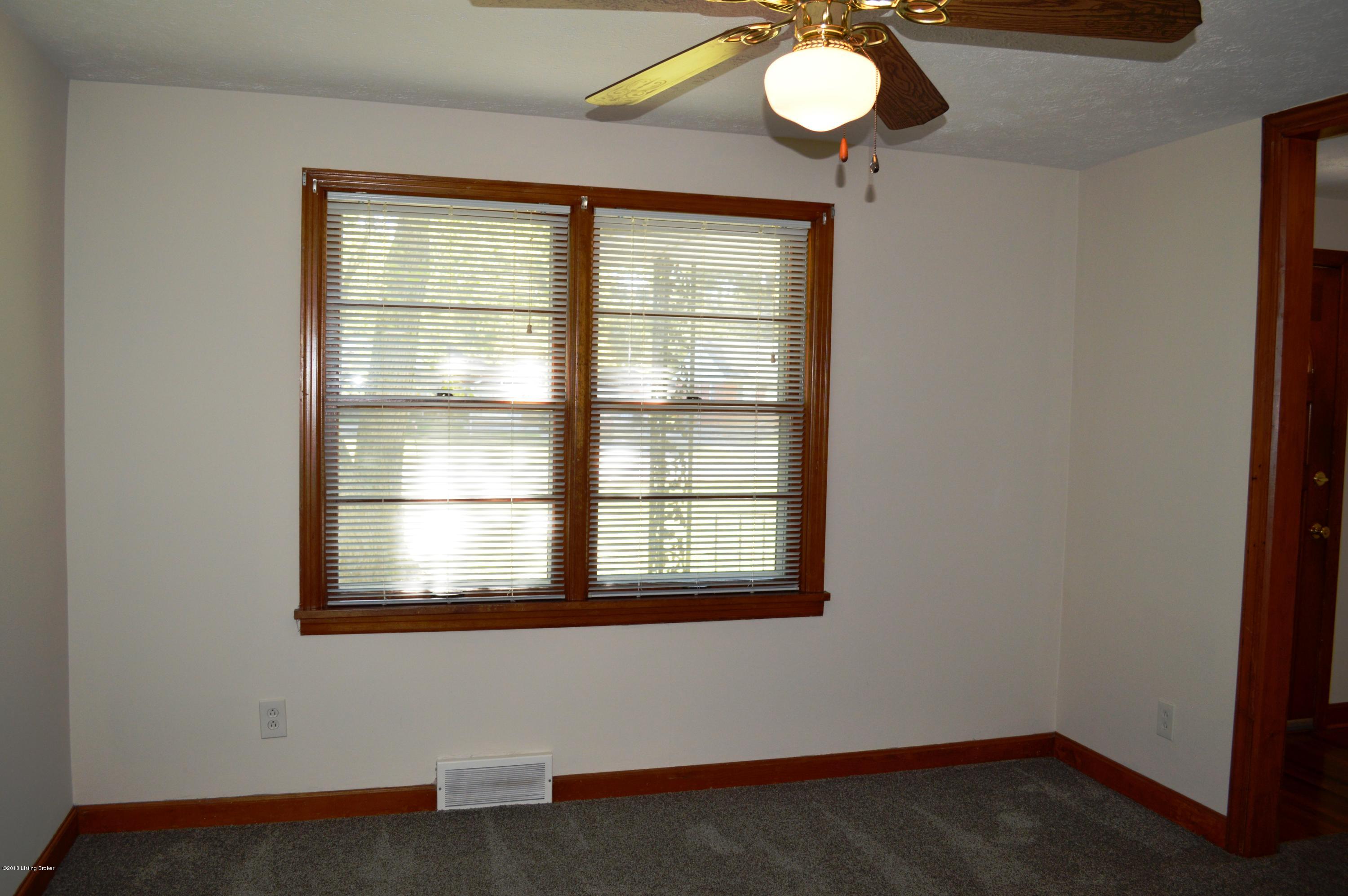 7713 Edna M Road Louisville, KY 40258 - Photo 17 of 25 DSC_0034