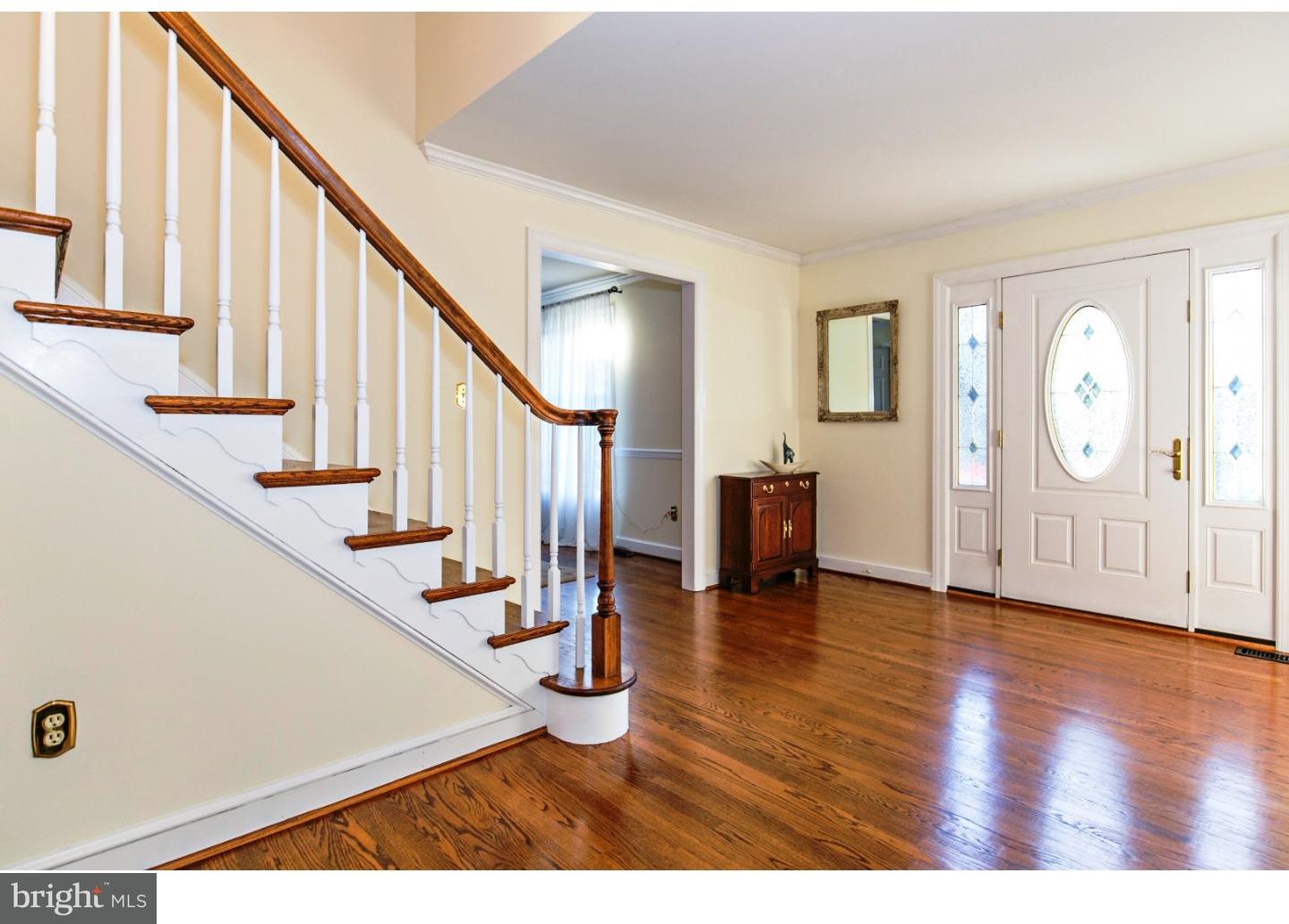 12 Hillstream Road Newark, DE 19711 - Photo 4 of 25 Foyer