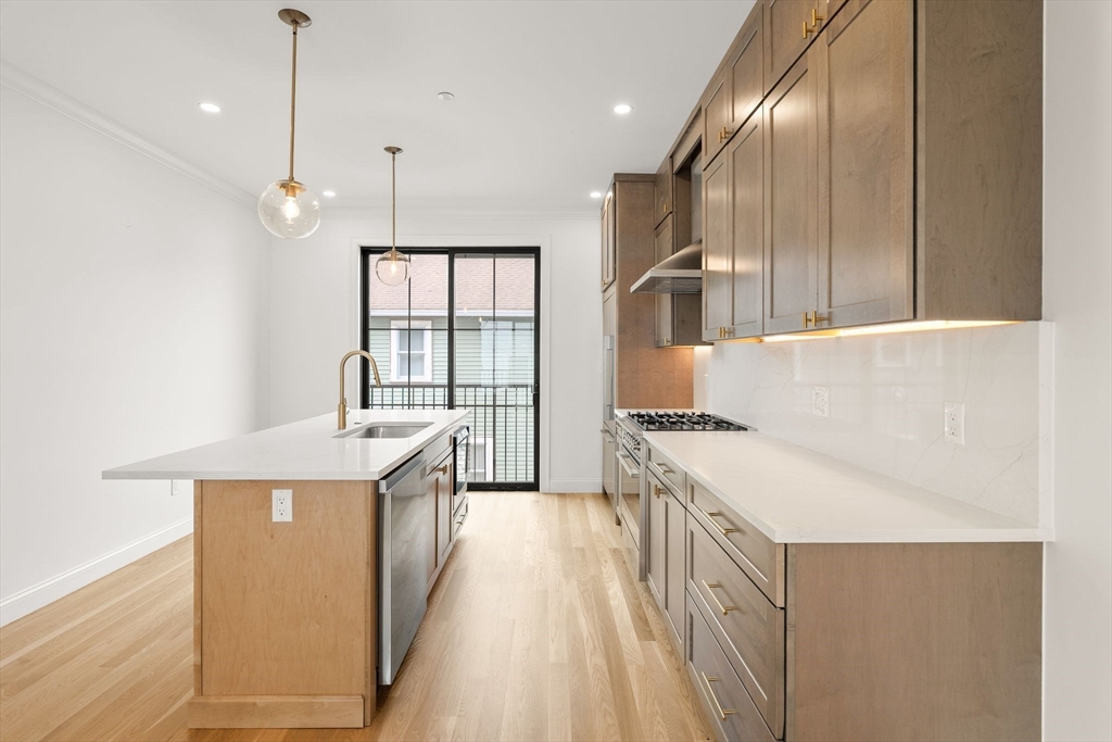 27 Shepard Street, Unit 4 Boston, MA 02135 - Photo 12 of 40