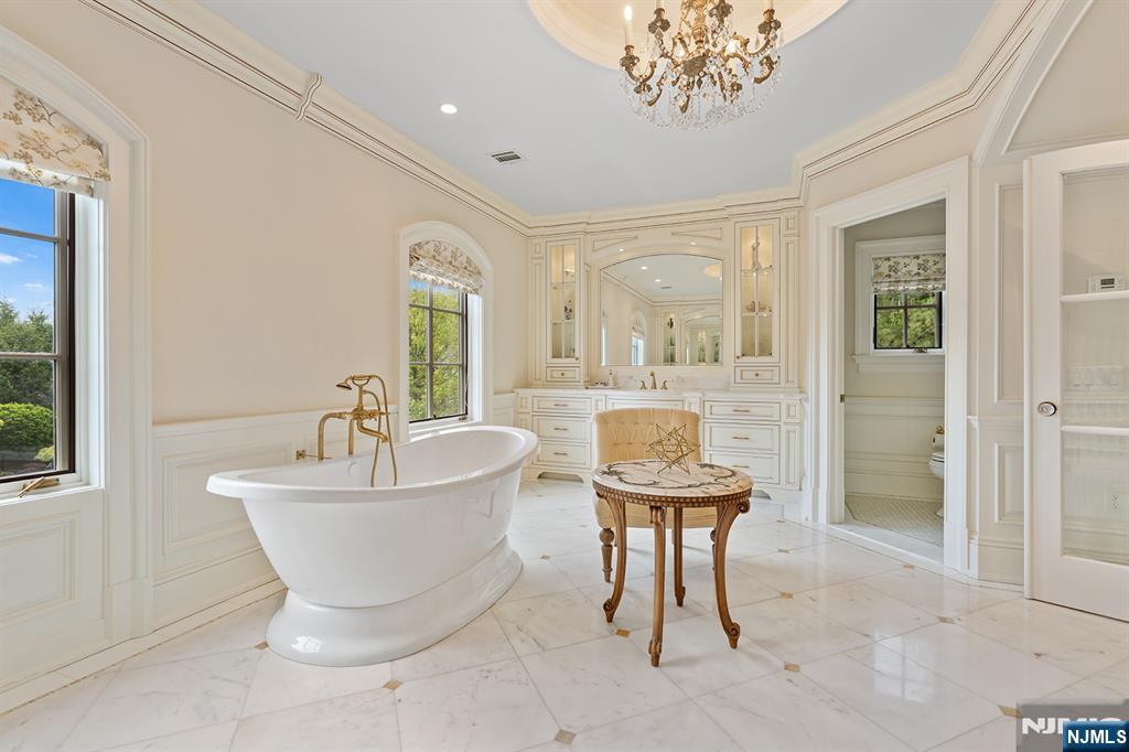 1 Sandstone Ridge Upper Saddle River, NJ 07458 - Photo 30 of 48