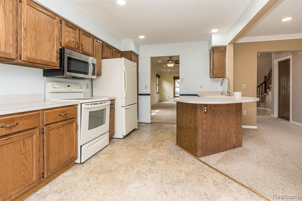 1643 Hillside Lane Rochester Hills, MI 48307 - Photo 20 of 48