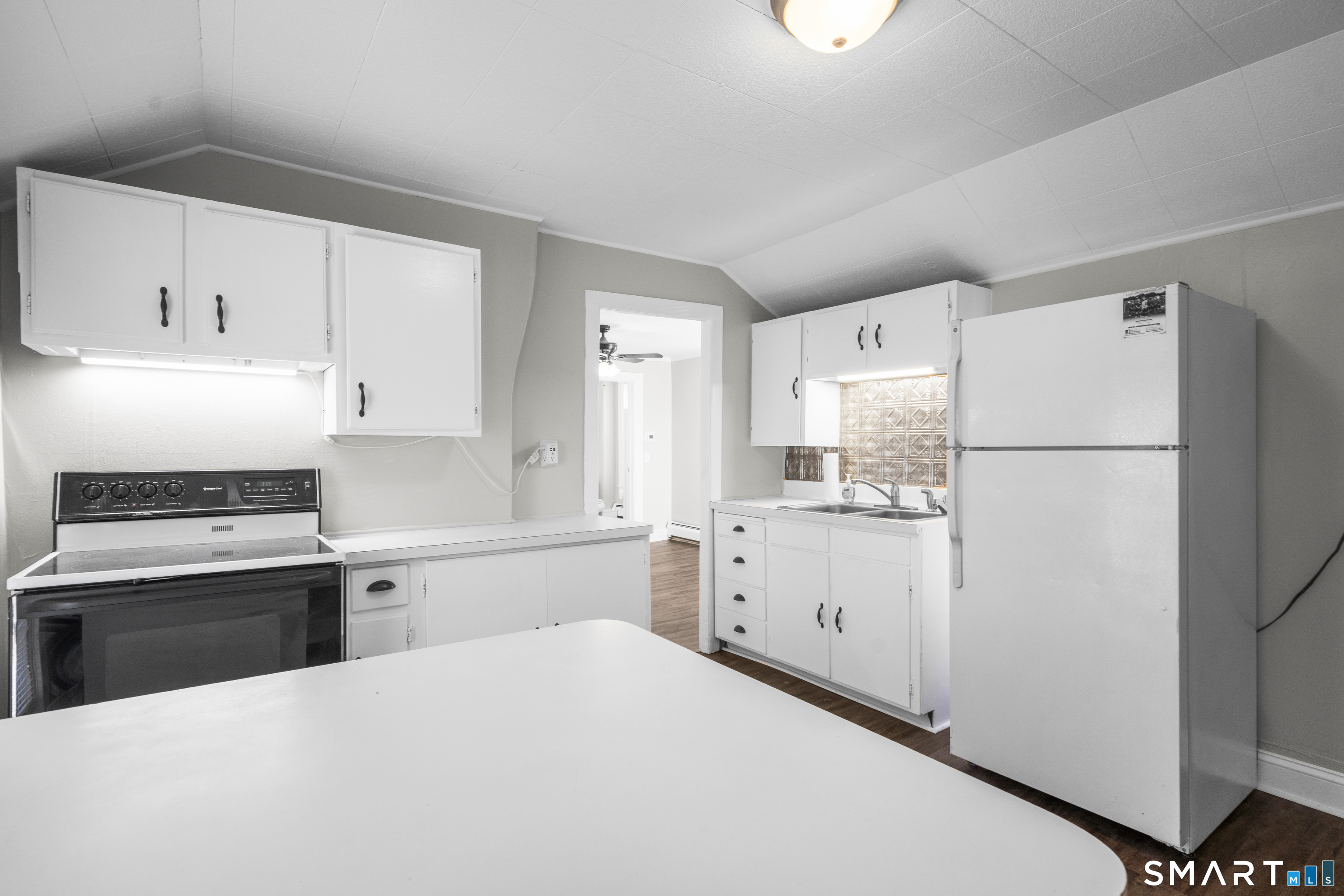40 Prospect Street Windsor, CT 06095 - Photo 11 of 32