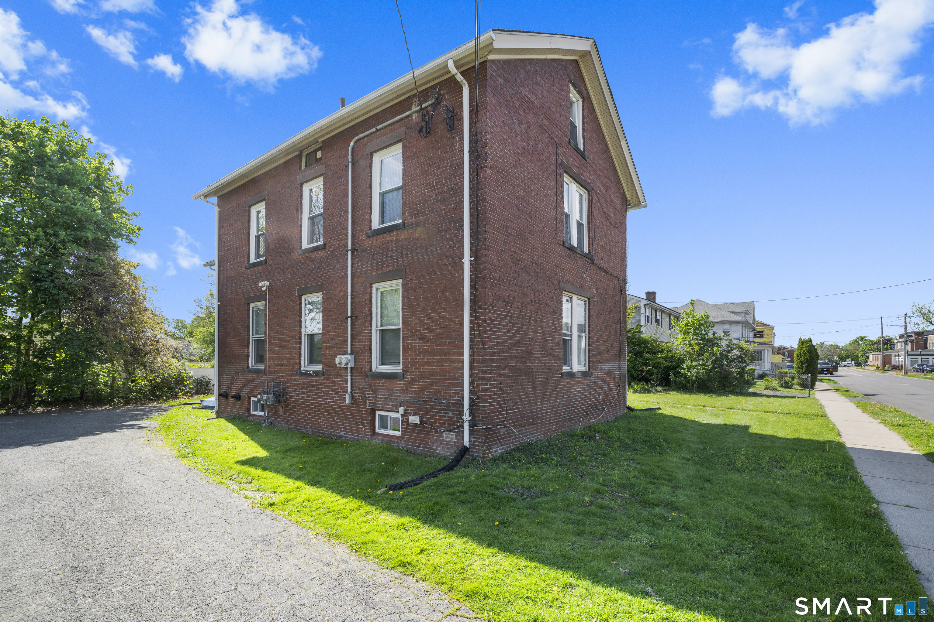 40 Prospect Street Windsor, CT 06095 - Photo 4 of 32