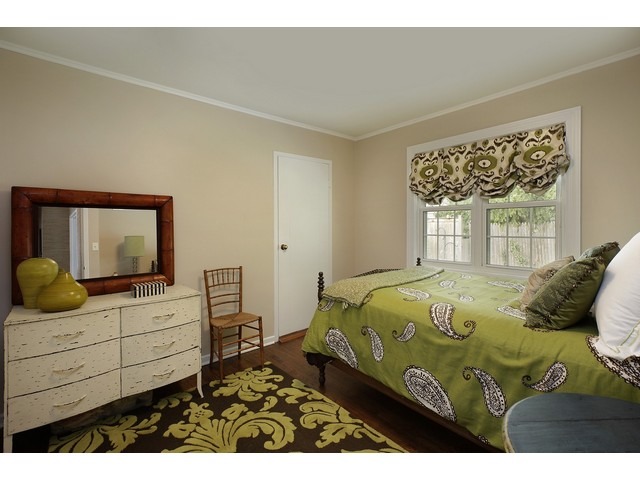 907 Pawnee Road Wilmette, IL 60091 - Photo 8 of 11