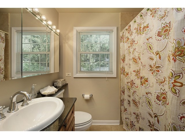 907 Pawnee Road Wilmette, IL 60091 - Photo 10 of 11