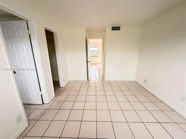 $1,500 | 241 Southeast 9th Avenue, Unit 206, Pompano Beach, FL 33060