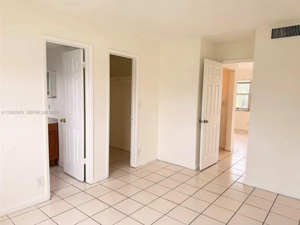 $1,500 | 241 Southeast 9th Avenue, Unit 206, Pompano Beach, FL 33060