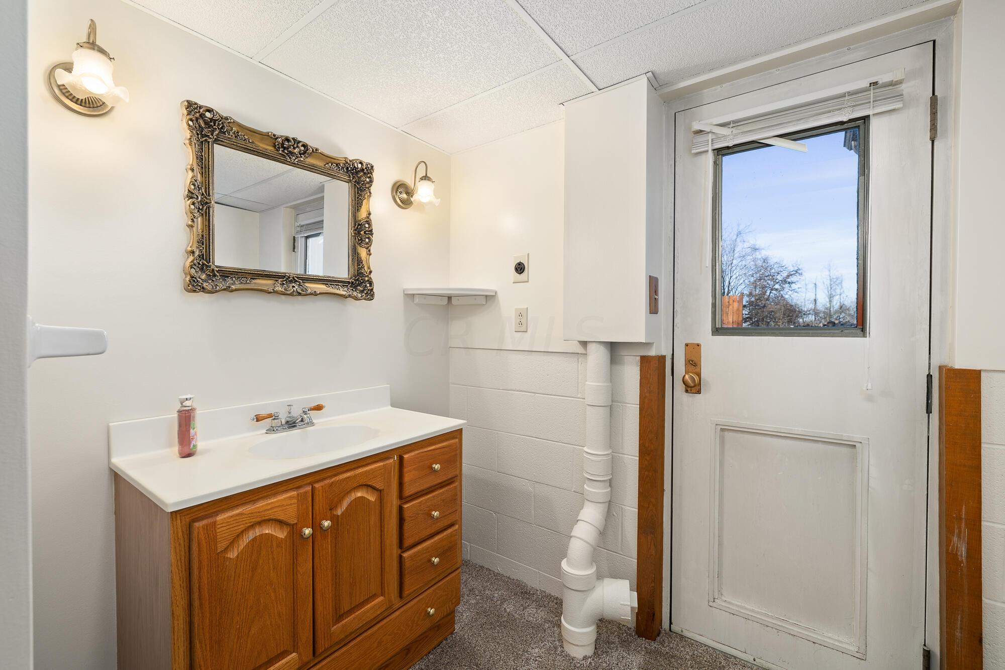 3780 Snodgrass Road Mansfield, OH 44903 - Photo 26 of 42 int-bas-bath-2