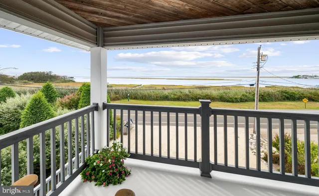 a view of a tennis court