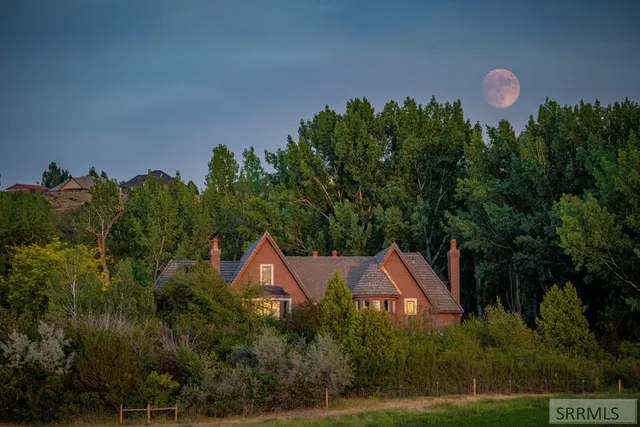 $1,495,000 | 4976 East 49th South, Idaho Falls, ID 83406