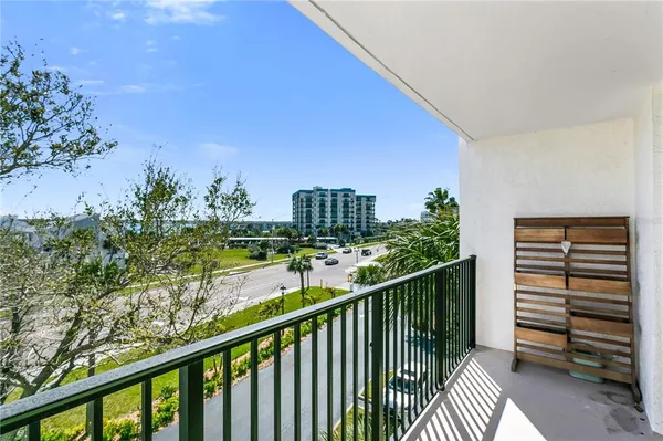$2,800 | 1460 Gulf Boulevard, Unit 310, Clearwater, FL 33767