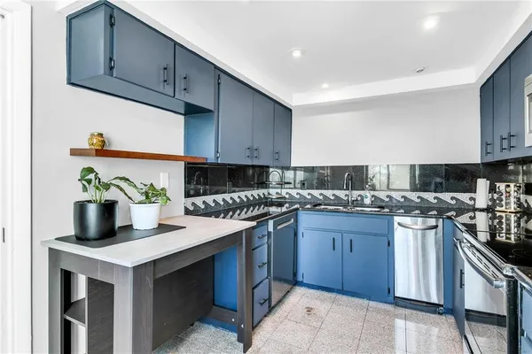 $2,800 | 1460 Gulf Boulevard, Unit 310, Clearwater, FL 33767