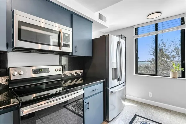 $2,800 | 1460 Gulf Boulevard, Unit 310, Clearwater, FL 33767