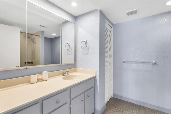 $2,800 | 1460 Gulf Boulevard, Unit 310, Clearwater, FL 33767