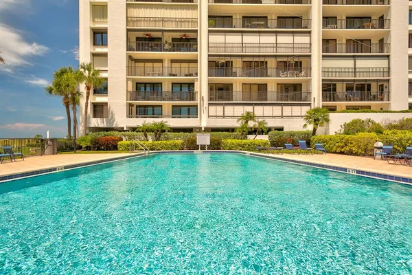 $2,800 | 1460 Gulf Boulevard, Unit 310, Clearwater, FL 33767