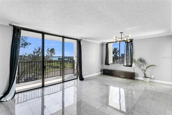 $2,800 | 1460 Gulf Boulevard, Unit 310, Clearwater, FL 33767