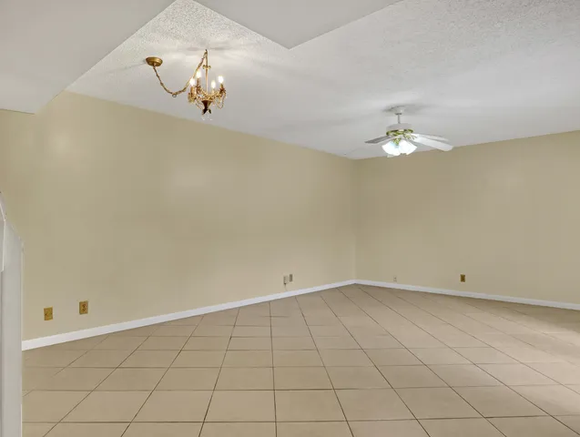 $2,250 | 4095 Palm Bay Circle, Unit B, West Palm Beach, FL 33406