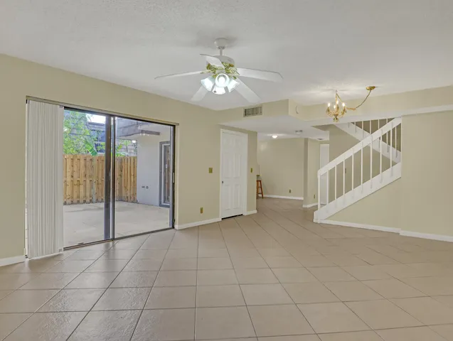 $2,250 | 4095 Palm Bay Circle, Unit B, West Palm Beach, FL 33406