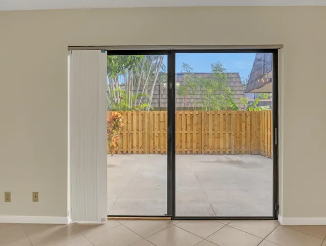 $2,250 | 4095 Palm Bay Circle, Unit B, West Palm Beach, FL 33406