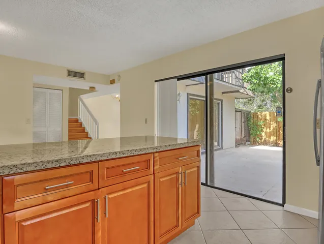 $2,250 | 4095 Palm Bay Circle, Unit B, West Palm Beach, FL 33406