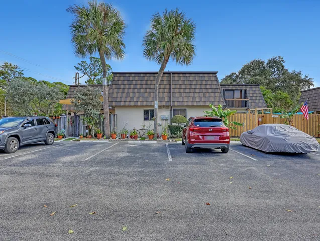 $2,250 | 4095 Palm Bay Circle, Unit B, West Palm Beach, FL 33406