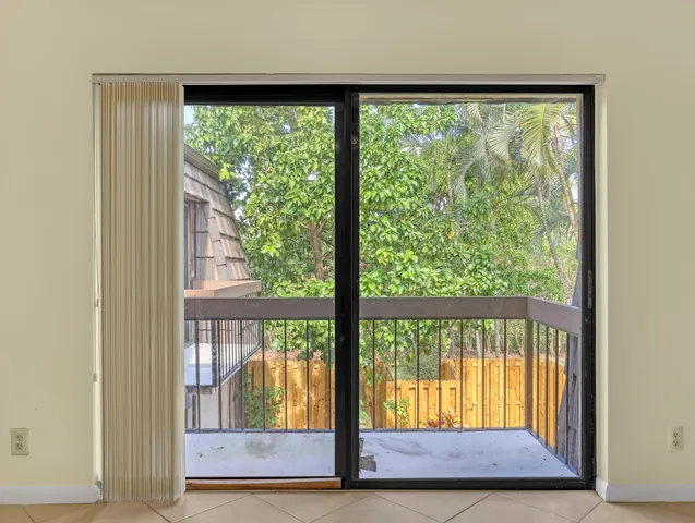 $2,250 | 4095 Palm Bay Circle, Unit B, West Palm Beach, FL 33406