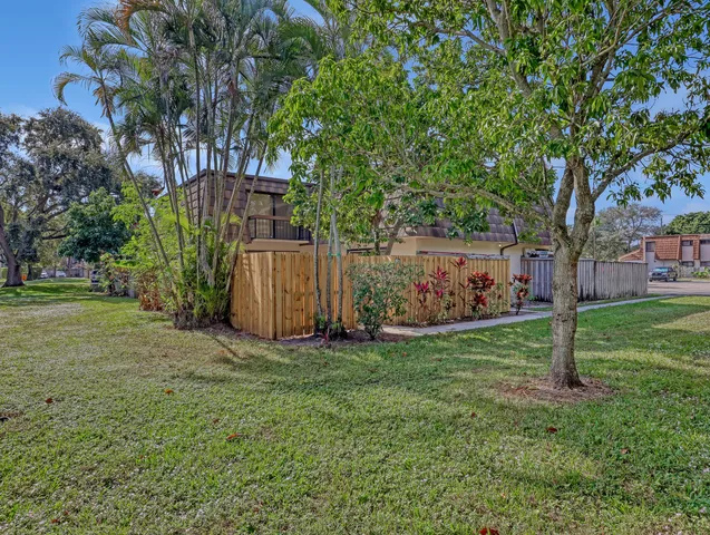 $2,250 | 4095 Palm Bay Circle, Unit B, West Palm Beach, FL 33406