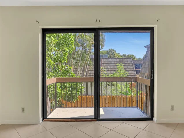 $2,250 | 4095 Palm Bay Circle, Unit B, West Palm Beach, FL 33406