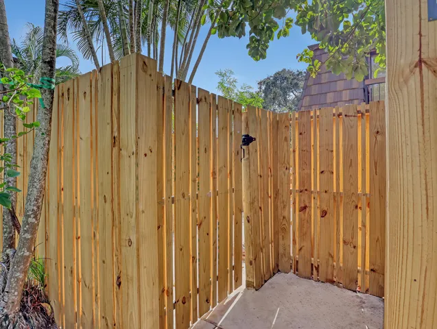 $2,250 | 4095 Palm Bay Circle, Unit B, West Palm Beach, FL 33406