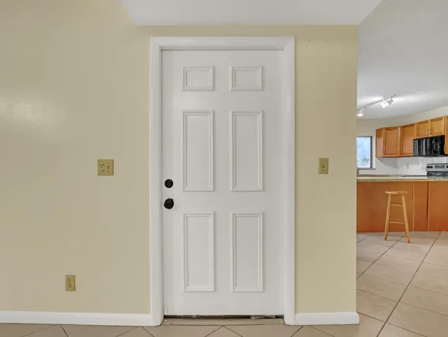 $2,250 | 4095 Palm Bay Circle, Unit B, West Palm Beach, FL 33406