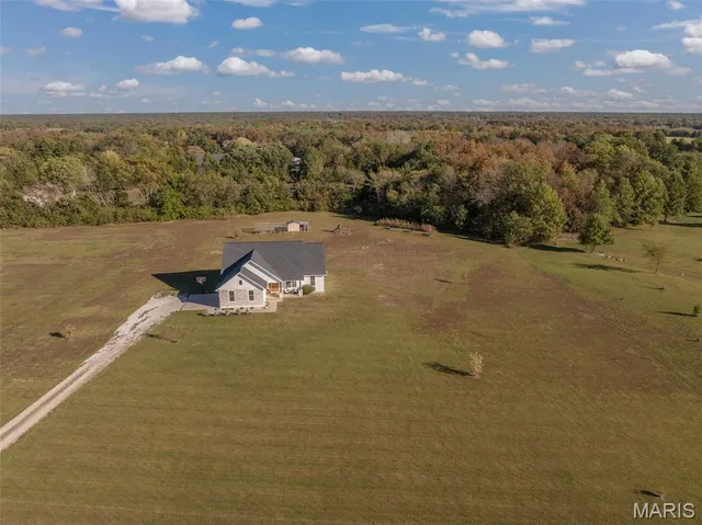 $515,000 | 30928 Bonnie Bell Drive, Warrenton, MO 63383