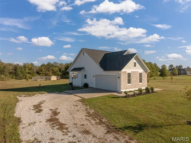 $515,000 | 30928 Bonnie Bell Drive, Warrenton, MO 63383