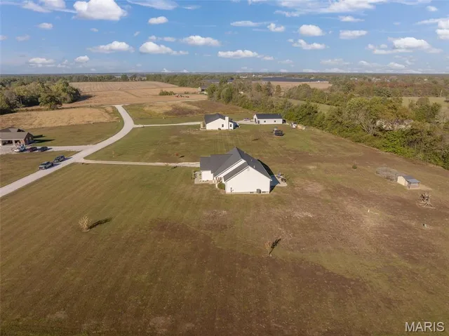 $515,000 | 30928 Bonnie Bell Drive, Warrenton, MO 63383