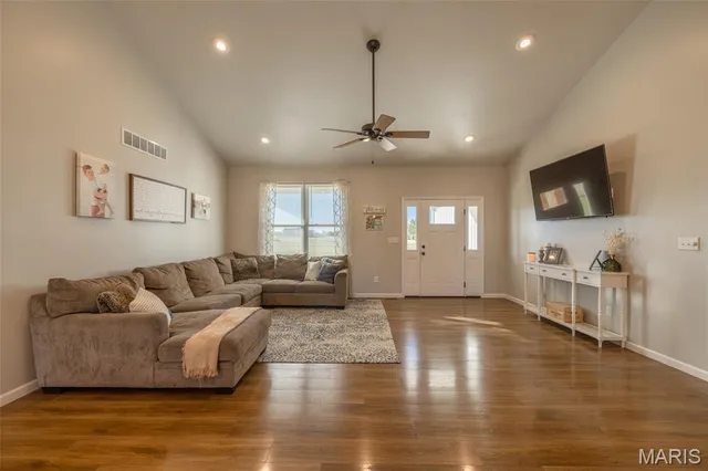$515,000 | 30928 Bonnie Bell Drive, Warrenton, MO 63383