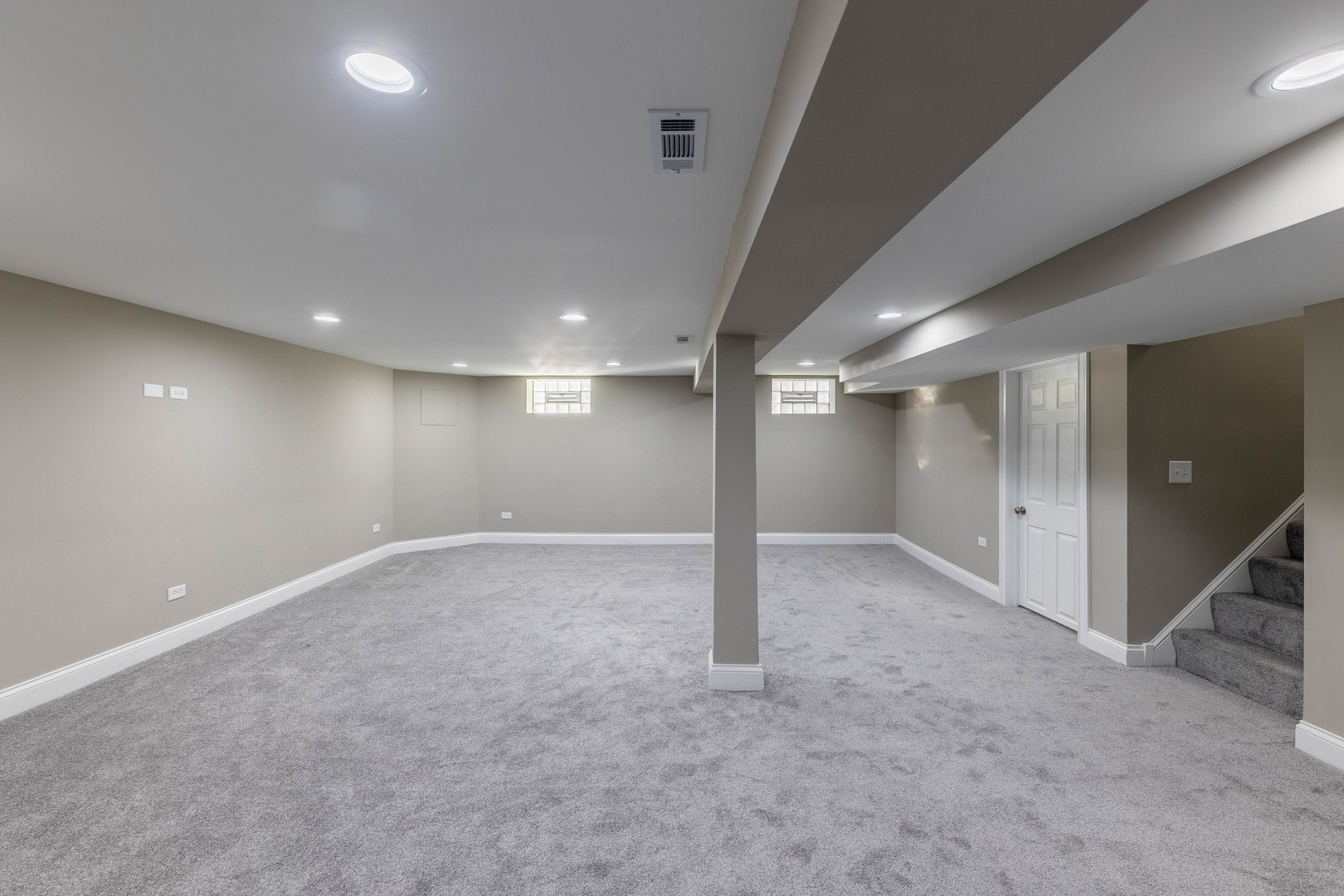 7914 South Troy Street Chicago, IL 60652 - Photo 23 of 35 an empty room with a natural light