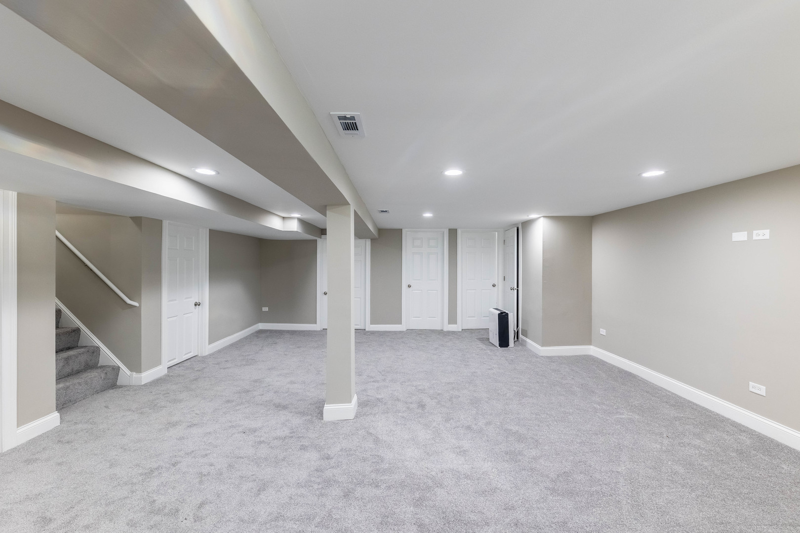7914 South Troy Street Chicago, IL 60652 - Photo 25 of 35 an empty room with closet and a window