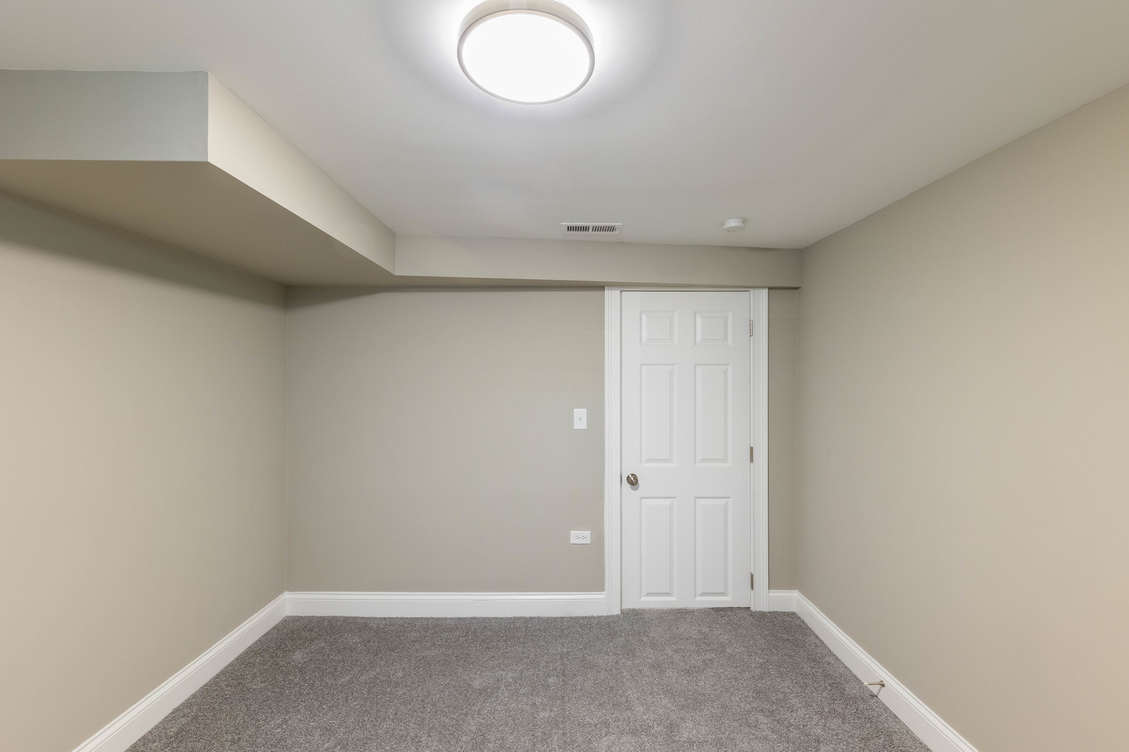 7914 South Troy Street Chicago, IL 60652 - Photo 29 of 35 a view of an empty room